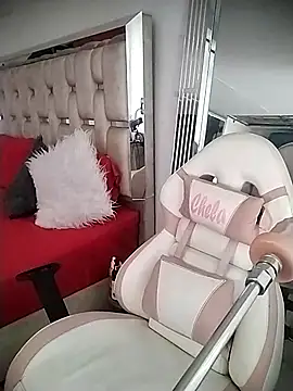 Snapshot of chelaqueen_ chatting on February 18, 2026, 8:16 pm chelaqueen online show from February 18, 2026, 8:16 pm