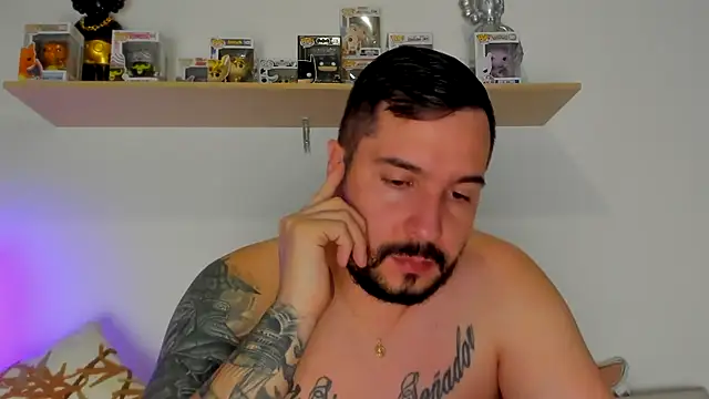 camilo restrepo21 online show from November 27, 2025, 11:05 pm