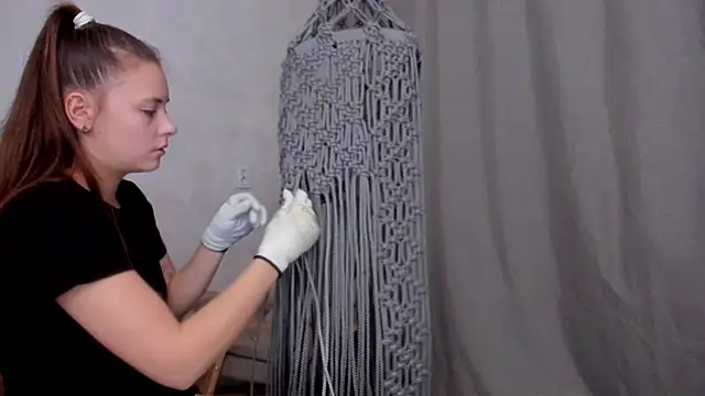 why again me online show from March 6, 2025, 10:26 pm