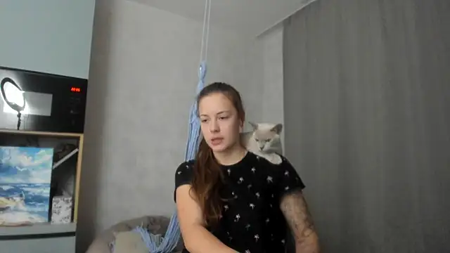 why again me online show from November 9, 2025, 7:07 pm