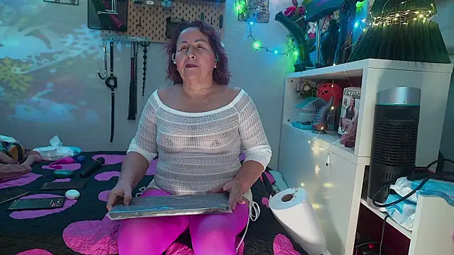 barbarah  online show from January 12, 2026, 8:32 am