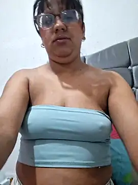 Snapshot of ZaidaWet chatting on June 26, 2026, 12:22 pm ZaidaWet online show from June 26, 2026, 12:22 pm