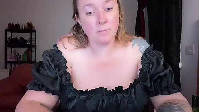 Snapshot of kisicaxx chatting on September 23, 2025, 6:15 pm kisicaxx online show from September 23, 2025, 6:15 pm