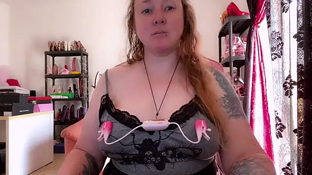 Snapshot of kisicaxx chatting on May 5, 2026, 9:12 am kisicaxx online show from May 5, 2026, 9:12 am