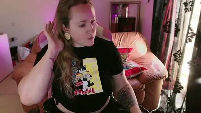 Snapshot of kisicaxx chatting on March 21, 2025, 11:44 am kisicaxx online show from March 21, 2025, 11:44 am