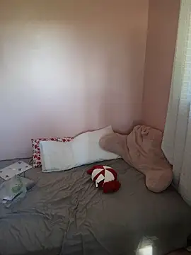 lovely beast online show from December 5, 2025, 6:17 pm