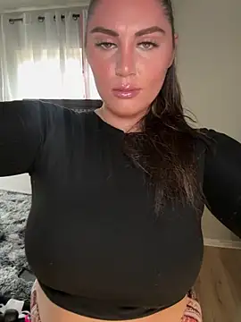 lovely beast online show from February 5, 2026, 6:04 pm