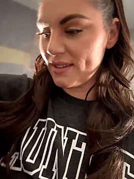 lovely beast online show from April 17, 2026, 4:10 pm