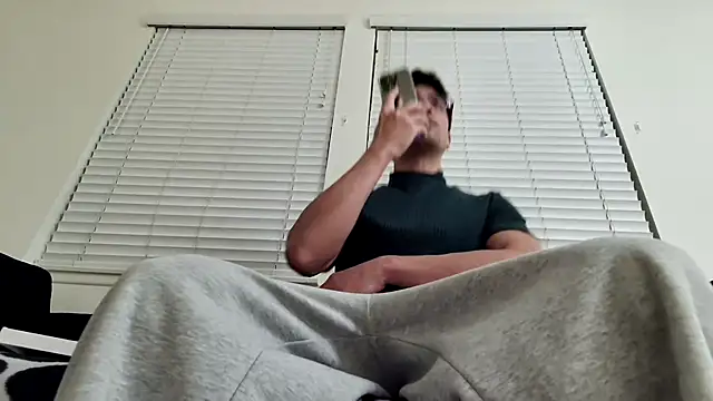 Snapshot of SebastianReiss chatting on February 14, 2026, 5:18 am SebastianReiss online show from February 14, 2026, 5:18 am