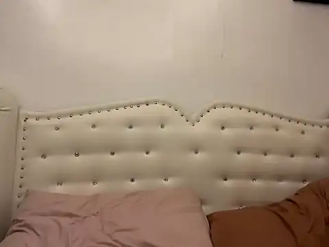Snapshot of Tightwetholesxx chatting on May 7, 2026, 1:54 am Tightwetholesxx online show from May 7, 2026, 1:54 am