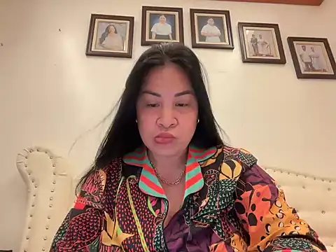 Snapshot of Tightwetholesxx chatting on May 6, 2026, 1:42 am Tightwetholesxx online show from May 6, 2026, 1:42 am