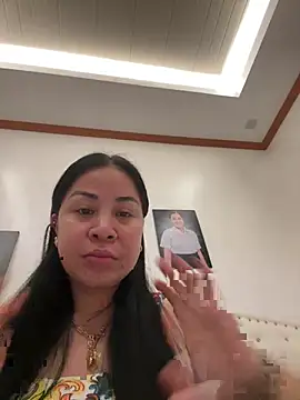 Snapshot of Tightwetholesxx chatting on March 24, 2026, 1:44 pm Tightwetholesxx online show from March 24, 2026, 1:44 pm