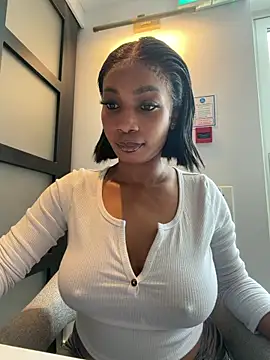 Snapshot of __Nessa__ chatting on May 14, 2026, 11:51 am Nessa online show from May 14, 2026, 11:51 am