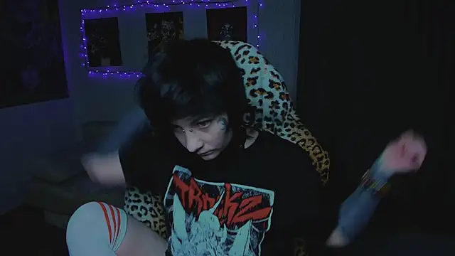 Snapshot of acid_trip1l chatting on October 31, 2025, 8:05 pm acid trip1l online show from October 31, 2025, 8:05 pm