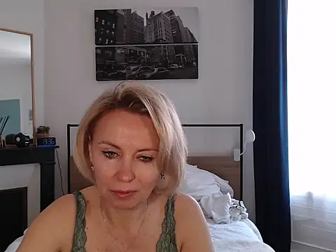 Snapshot of ADreamLady chatting on March 19, 2026, 12:38 pm ADreamLady online show from March 19, 2026, 12:38 pm