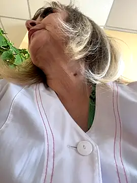 Irina2909xh online show from September 25, 2025, 7:36 am