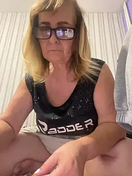 Irina2909xh online show from September 24, 2025, 6:58 pm