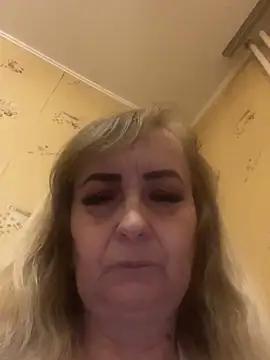 Irina2909xh online show from October 12, 2025, 9:38 pm