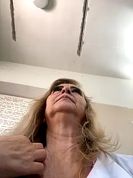 Irina2909xh online show from October 3, 2025, 11:01 am