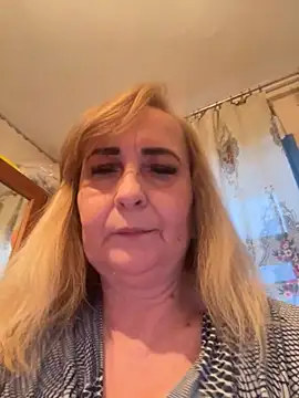 Irina2909xh online show from December 5, 2025, 12:37 pm