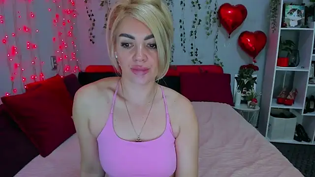 LunaBellucci online show from March 27, 2026, 8:11 am