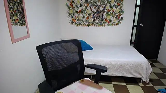 Sofi 5249  online show from February 27, 2025, 2:35 am