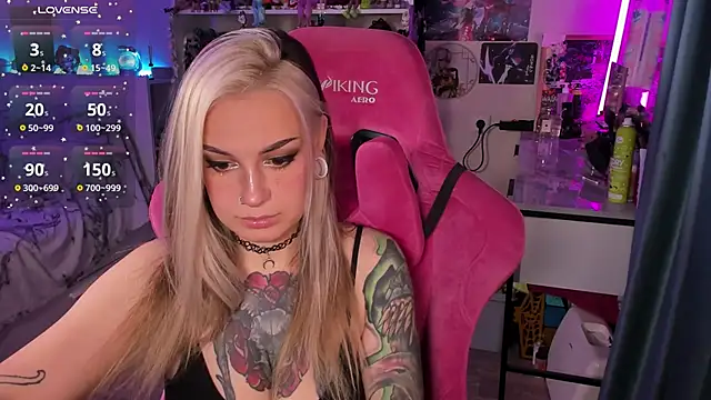 Snapshot of ChloeKohaku chatting on October 19, 2025, 4:04 am ChloeKohaku online show from October 19, 2025, 4:04 am