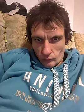 Snapshot of maciej chatting on January 7, 2025, 10:52 pm maciej online show from January 7, 2025, 10:52 pm