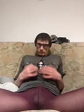 Snapshot of maciej chatting on December 18, 2024, 4:31 am maciej online show from December 18, 2024, 4:31 am