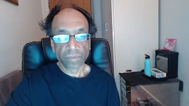 rauncher1 online show from April 22, 2026, 7:37 am