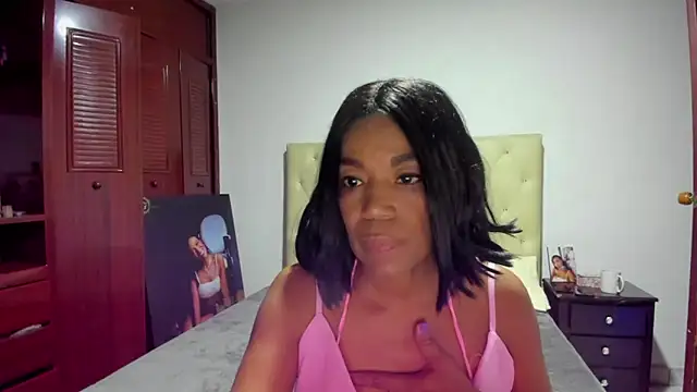 Snapshot of LUISSA_ chatting on October 31, 2025, 10:12 am LUISSA online show from October 31, 2025, 10:12 am