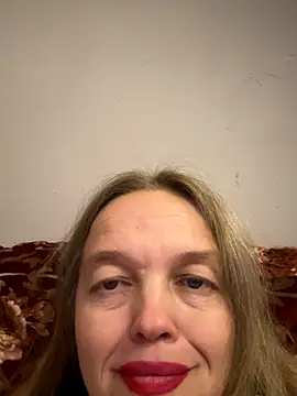 Susanel online show from September 17, 2025, 8:33 pm