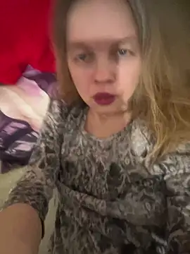 Susanel online show from March 15, 2025, 5:26 pm