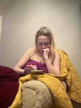 Susanel online show from March 17, 2025, 5:05 pm