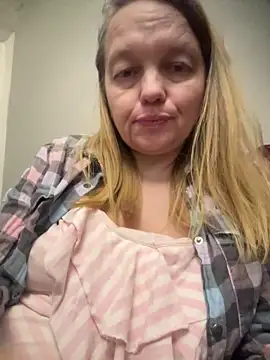 Susanel online show from March 2, 2025, 3:52 pm