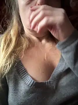 Susanel online show from October 16, 2025, 10:12 am