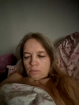 Susanel online show from October 7, 2025, 8:26 am