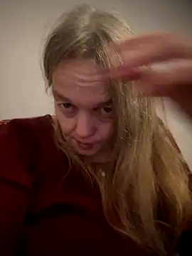 Susanel online show from October 19, 2025, 3:15 pm