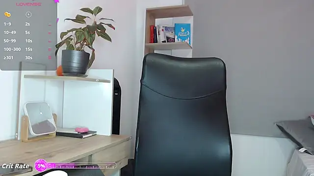 Snapshot of BriannaLorens chatting on October 8, 2025, 4:29 pm BriannaLorens online show from October 8, 2025, 4:29 pm