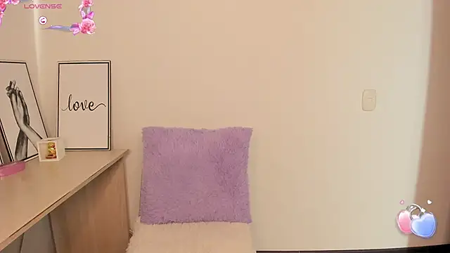 Snapshot of Andreamorreti chatting on March 9, 2025, 2:43 pm Andreamorreti online show from March 9, 2025, 2:43 pm