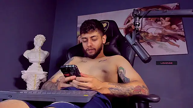 Snapshot of alessandro_duty chatting on January 14, 2025, 4:15 am alessandro duty online show from January 14, 2025, 4:15 am