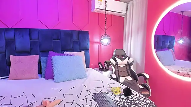 chantall1375 online show from September 14, 2025, 11:32 am