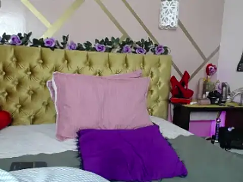 Snapshot of dove_mature chatting on March 1, 2025, 2:15 am dove mature online show from March 1, 2025, 2:15 am