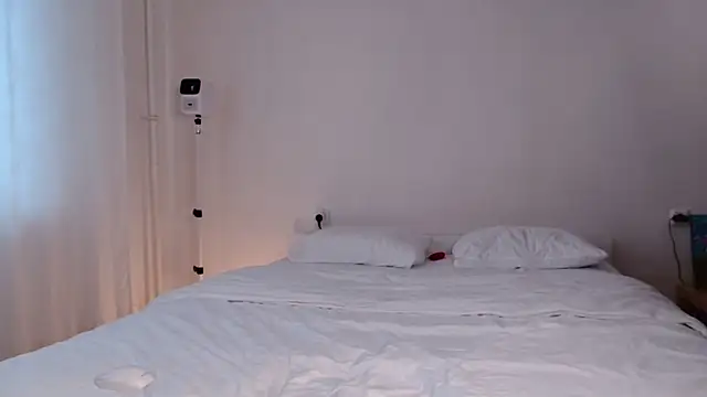 Snapshot of Milky___Way chatting on March 5, 2025, 1:06 pm Milky Way online show from March 5, 2025, 1:06 pm