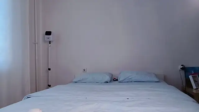 Snapshot of Milky___Way chatting on February 16, 2025, 2:21 pm Milky Way online show from February 16, 2025, 2:21 pm