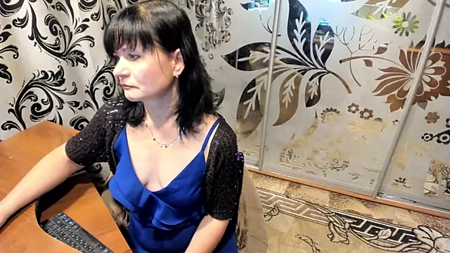 Snapshot of EVILENSA chatting on December 3, 2025, 2:16 pm EVILENSA online show from December 3, 2025, 2:16 pm