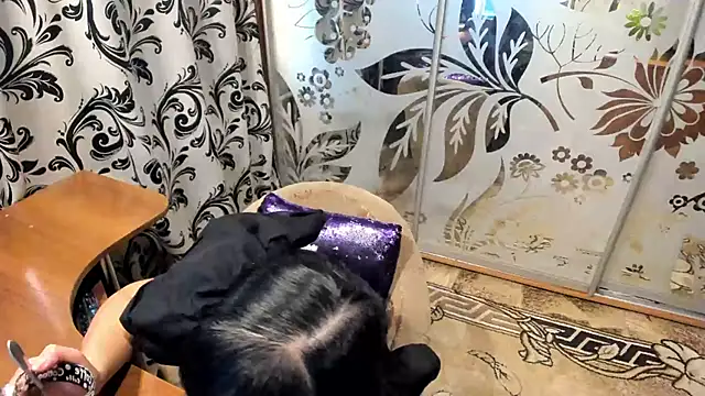 Snapshot of EVILENSA chatting on November 2, 2025, 2:11 pm EVILENSA online show from November 2, 2025, 2:11 pm