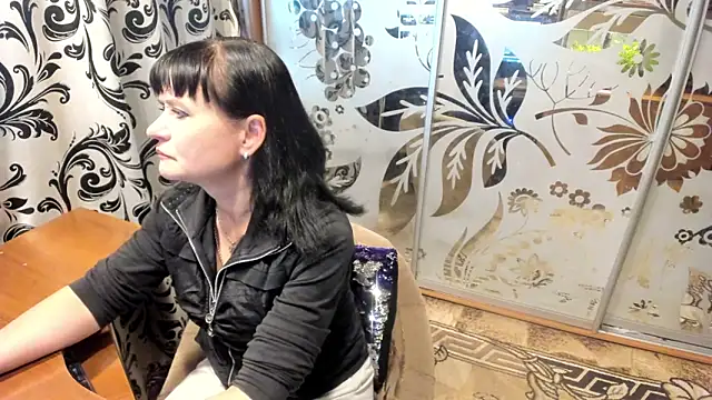 Snapshot of EVILENSA chatting on April 23, 2026, 12:29 pm EVILENSA online show from April 23, 2026, 12:29 pm