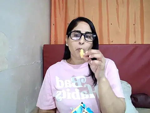 Snapshot of Indiankushy chatting on October 30, 2025, 4:15 pm Indiankushy online show from October 30, 2025, 4:15 pm