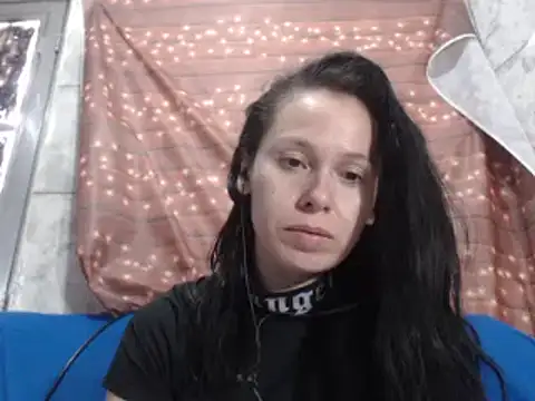 Venusluxodomme online show from October 3, 2025, 2:40 pm